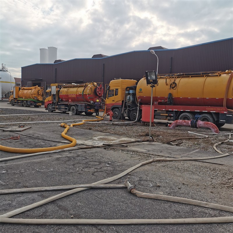 洪雅污水池清理